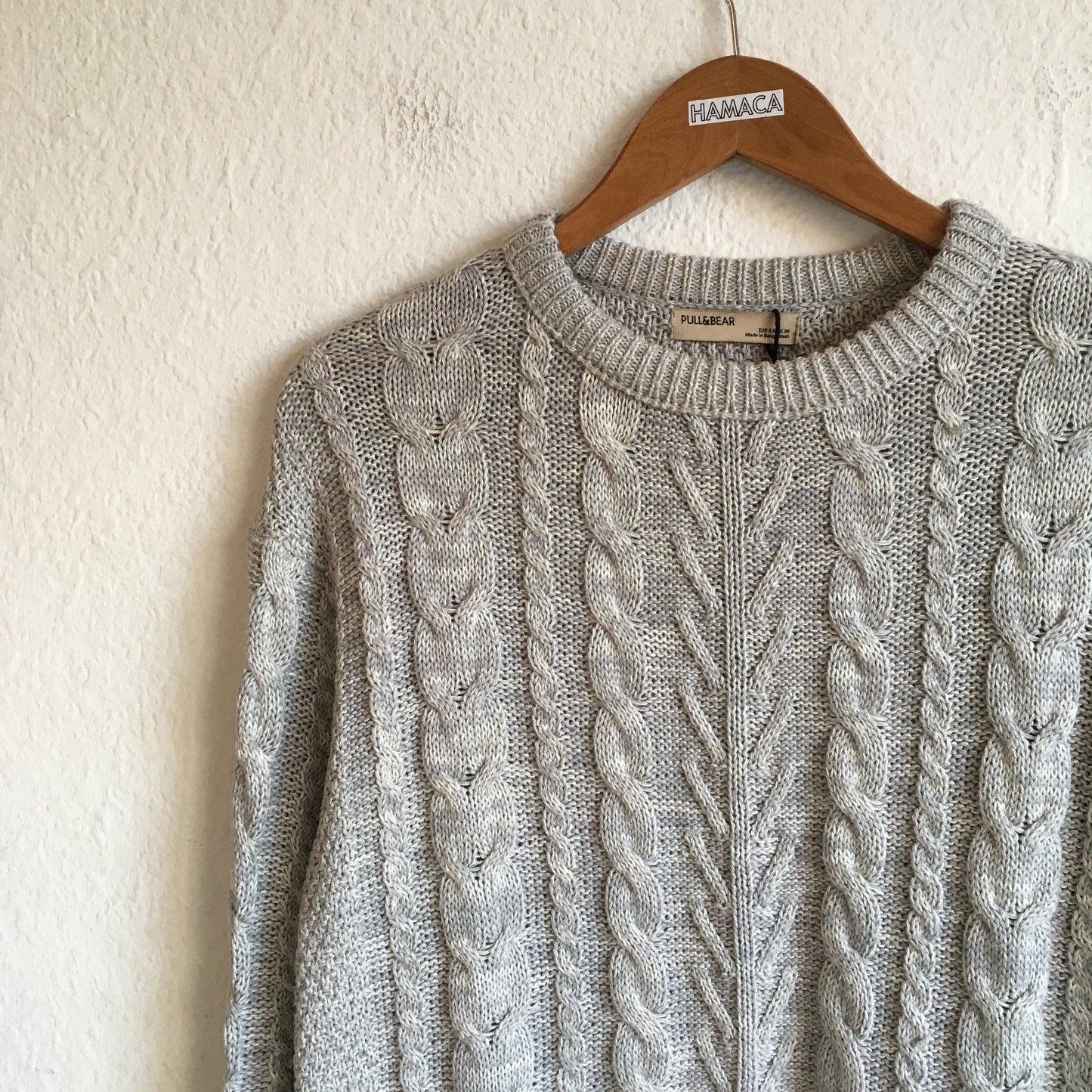 Buzo tejido gris PULL&BEAR. Talle S. $590