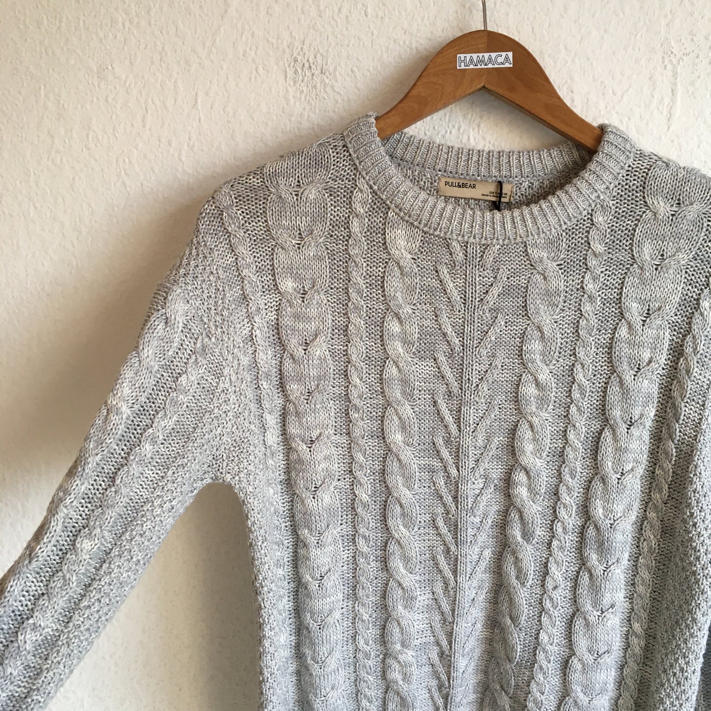 Buzo tejido gris PULL&BEAR. Talle S. $590