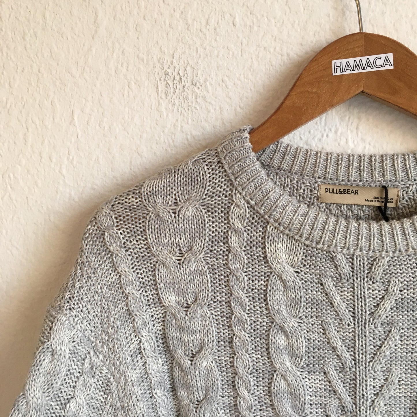 Buzo tejido gris PULL&BEAR. Talle S. $590