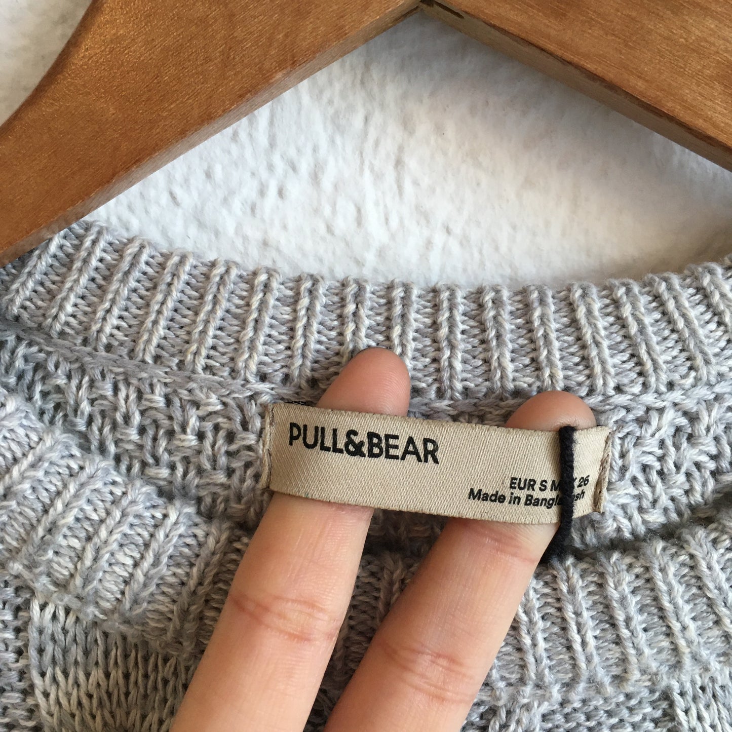 Buzo tejido gris PULL&BEAR. Talle S. $590