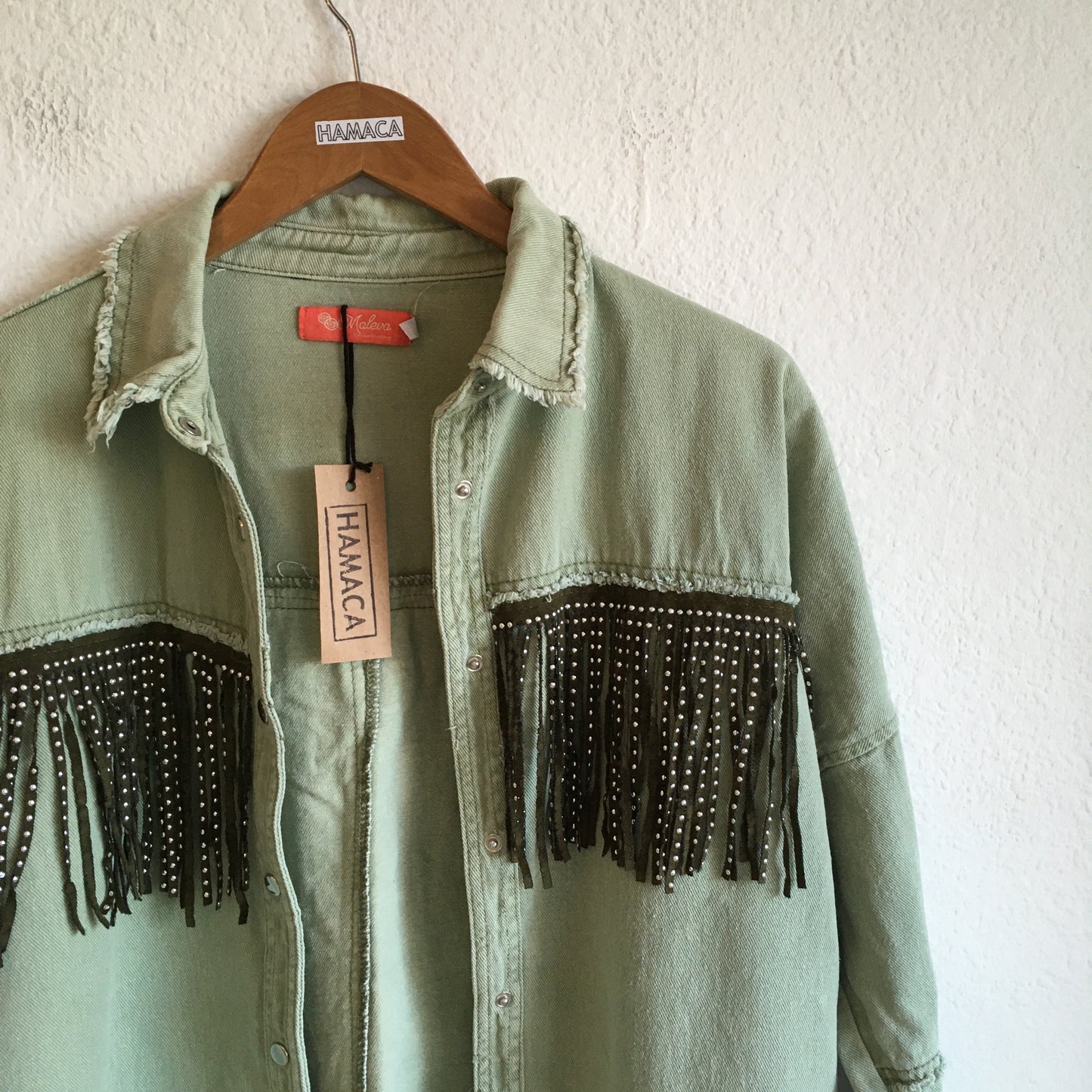 Camisa verde con flecos MALEVA. Talle S. $650