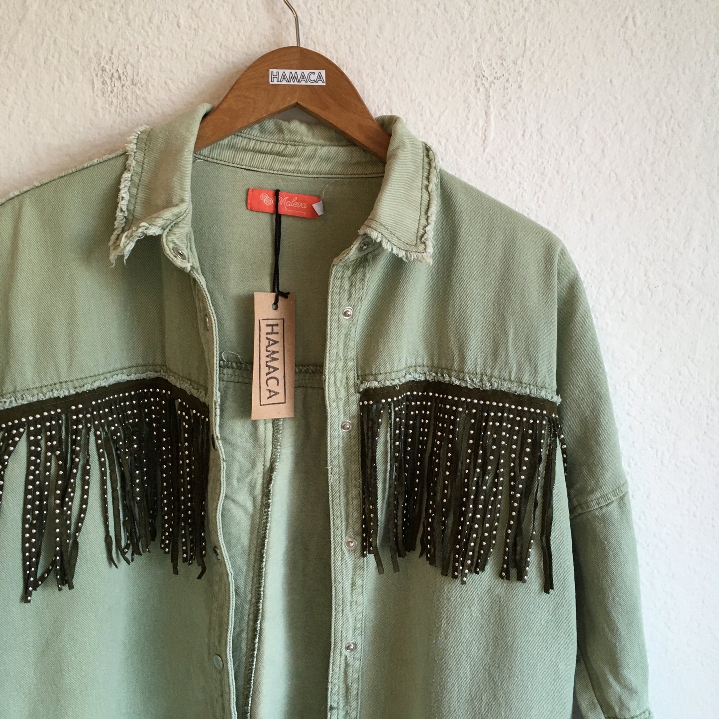 Camisa verde con flecos MALEVA. Talle S. $650