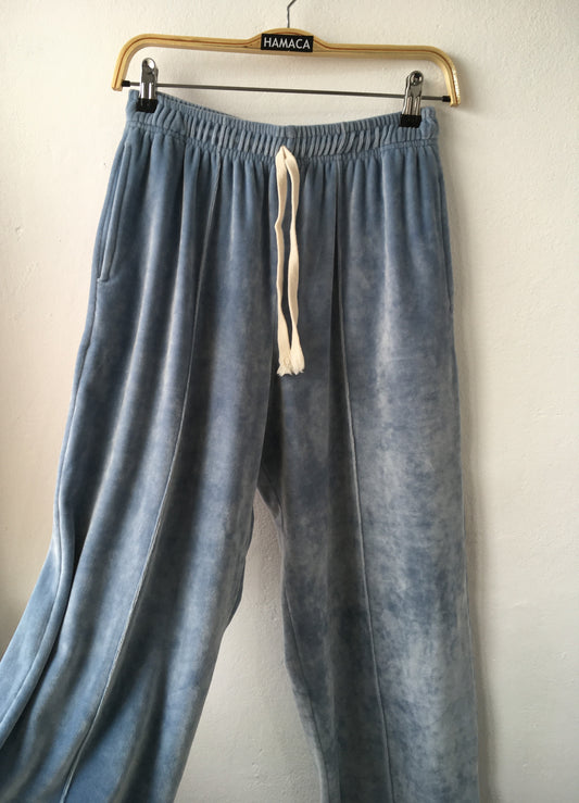 Pantalón plush celeste. VERMUT. Talle M. $790